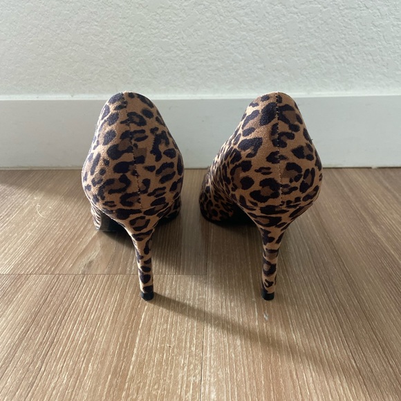 H&M women’s size 5.5 cheetah print heels - Picture 3 of 4